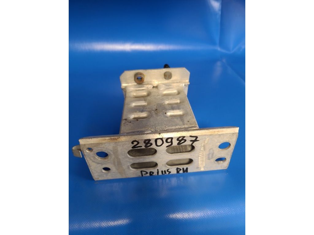 57013-47040 | Кронштейн усилителя переднего бампера прав. TOYOTA PRIUS - 30 09-17