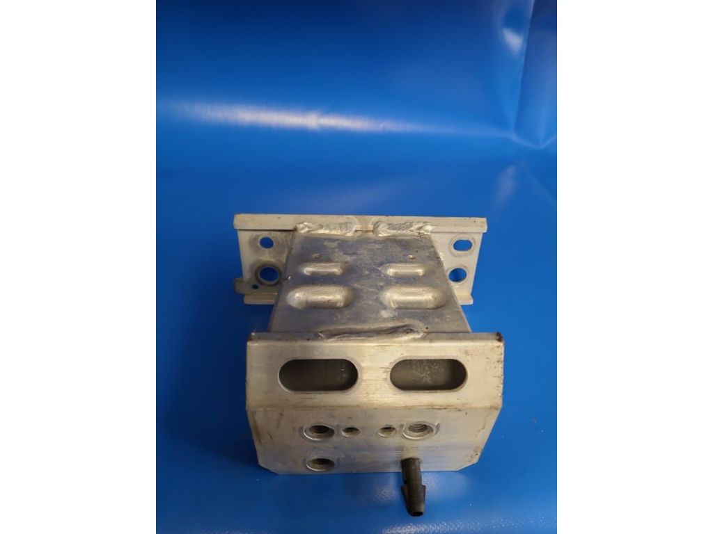 57013-47040 | Кронштейн усилителя переднего бампера прав. TOYOTA PRIUS - 30 09-17 - Фото 3