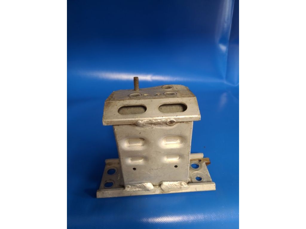 57013-47040 | Кронштейн/крепление усилителя переднего бампера прав. TOYOTA PRIUS - 30 09-17 - Фото 2