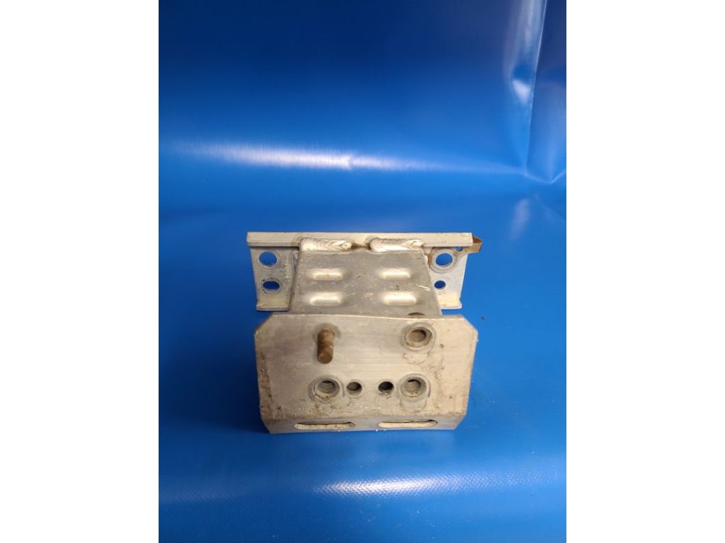 57013-47040 | Кронштейн/крепление усилителя переднего бампера прав. TOYOTA PRIUS - 30 09-17 - Фото 3