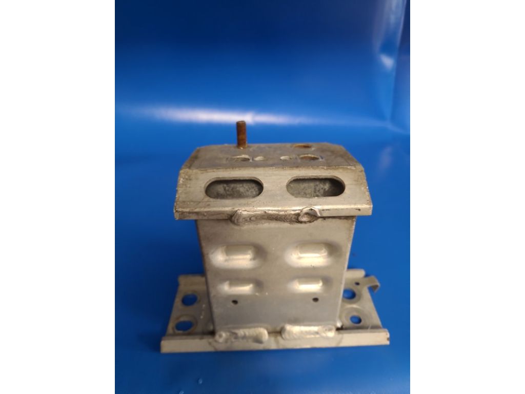 57013-47040 | Кронштейн/крепление усилителя переднего бампера прав. TOYOTA PRIUS - 30 09-17 - Фото 2