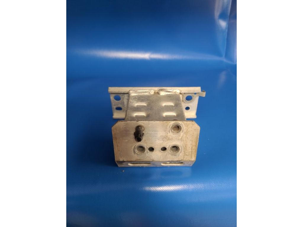 57013-47040 | Кронштейн усилителя переднего бампера прав. TOYOTA PRIUS - 30 09-17 - Фото 3