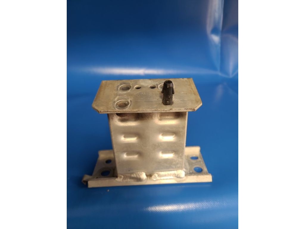 57013-47040 | Кронштейн усилителя переднего бампера прав. TOYOTA PRIUS - 30 09-17 - Фото 4