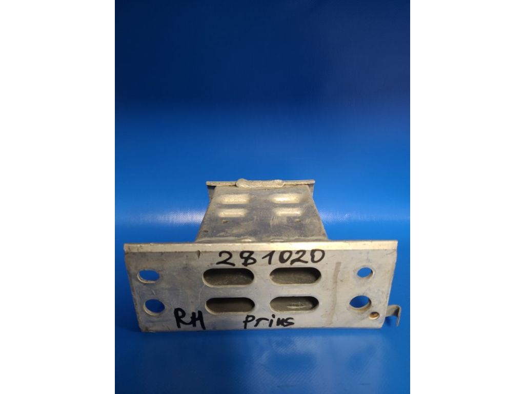 57013-47040 | Кронштейн/крепление усилителя переднего бампера прав. TOYOTA PRIUS - 30 09-17