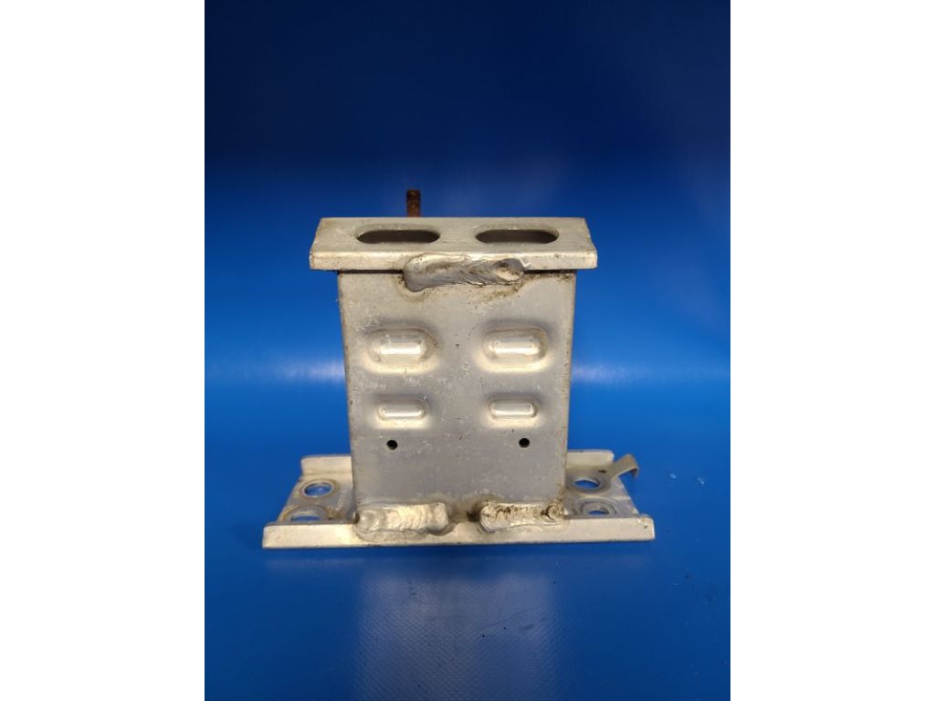 57013-47040 | Кронштейн/крепление усилителя переднего бампера прав. TOYOTA PRIUS - 30 09-17 - Фото 4