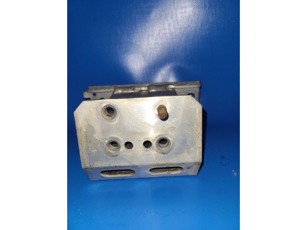 57014-47040 | Кронштейн підсилювача переднього бампера лів. TOYOTA PRIUS - 30 09-17 - Фото 3