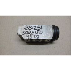 Клапан кондиціонера KIA SORENTO XM 09-14
