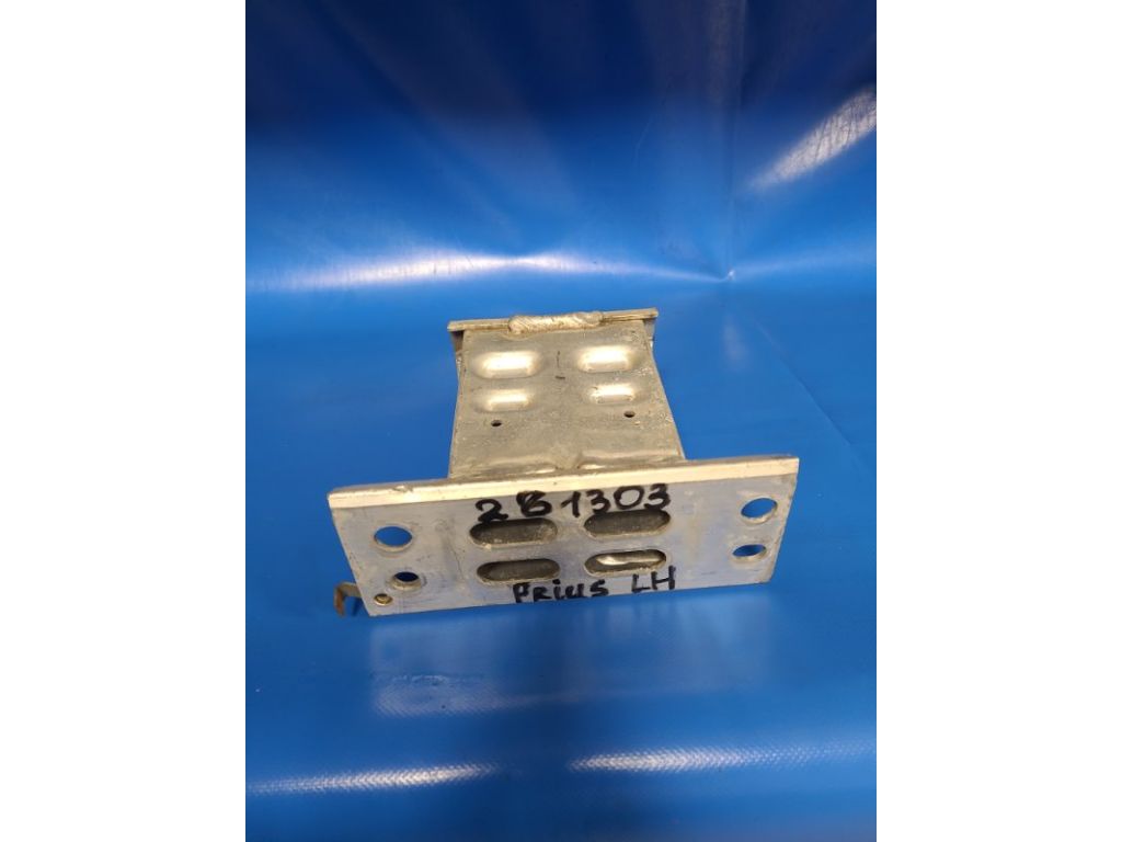 57014-47040 | Кронштейн/крепление усилителя переднего бампера лев. TOYOTA PRIUS - 30 09-17