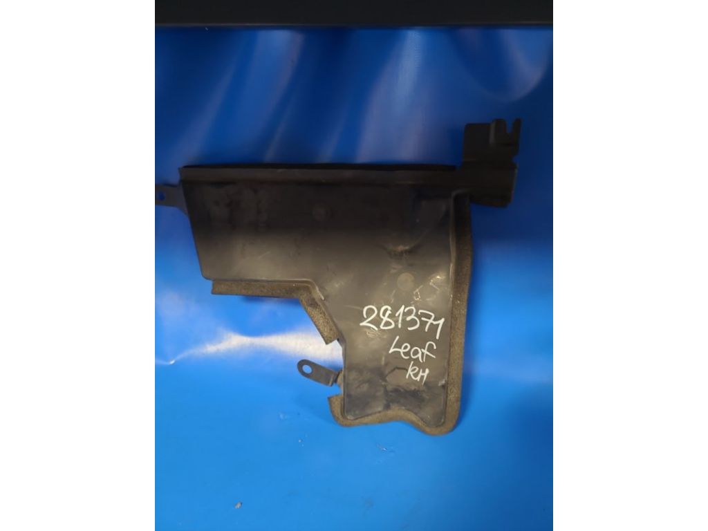 92184-3NK0A | Дефлектор радіатора прав. NISSAN LEAF 10-17