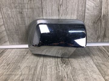 Накладка зеркала прав. NISSAN QX56 / TITAN / ARMADA 04-16