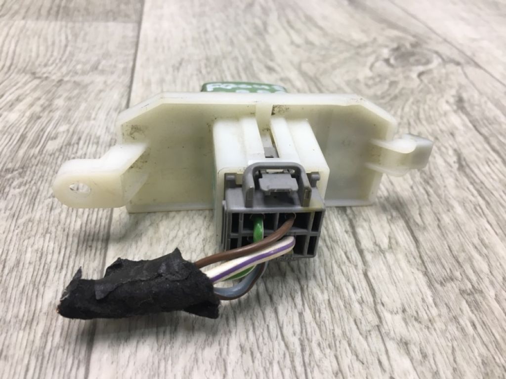 AV1Z-18591-A | Резистор пічки FORD FOCUS 10-18 - Фото 4