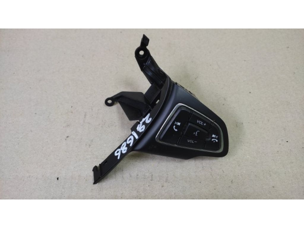 F1EZ-9C888-C | Кнопки руля прав. FORD FOCUS 10-18