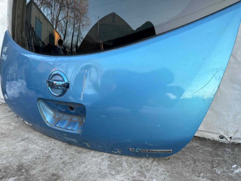 K010M-3NAMB | Кришка багажника NISSAN LEAF 10-17 - Фото 4