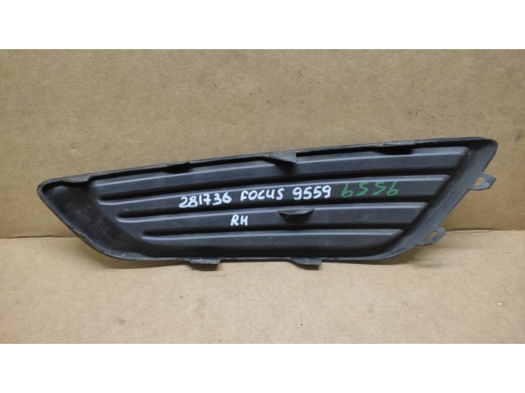 F1EZ-17B814-A | Заглушка протитуманних фар прав. FORD FOCUS 10-18 - Фото 3