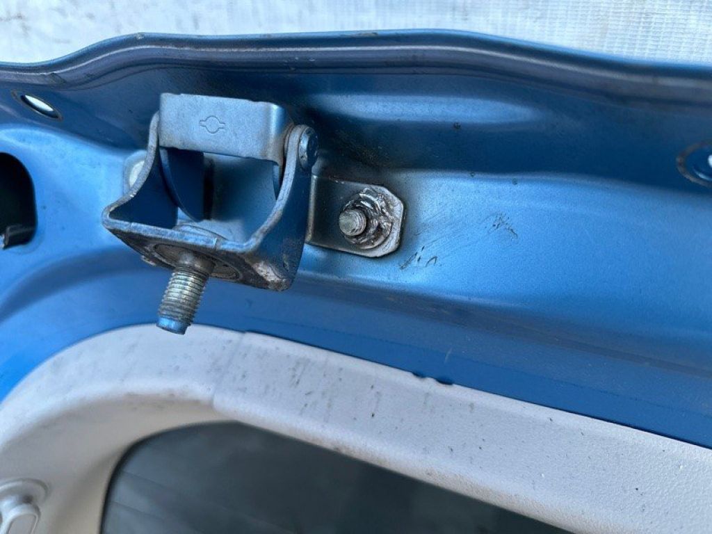 K010M-3NAMB | Кришка багажника NISSAN LEAF 10-17 - Фото 13