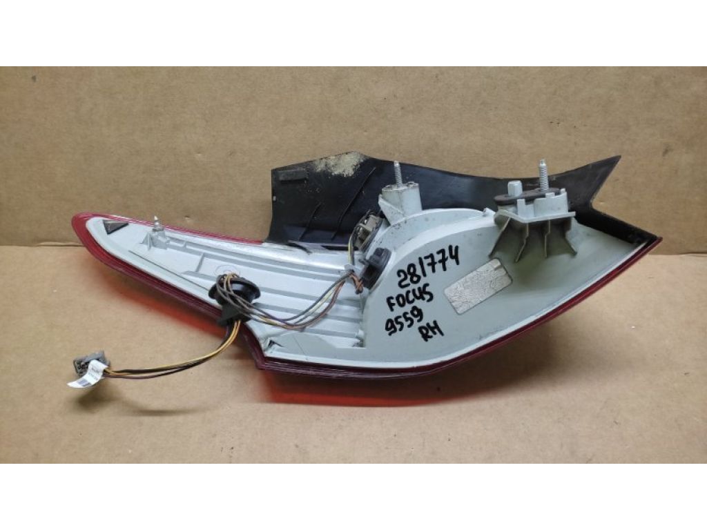 F1EZ-13404-B | Фонарь наружный прав. FORD FOCUS 10-18 - Фото 8