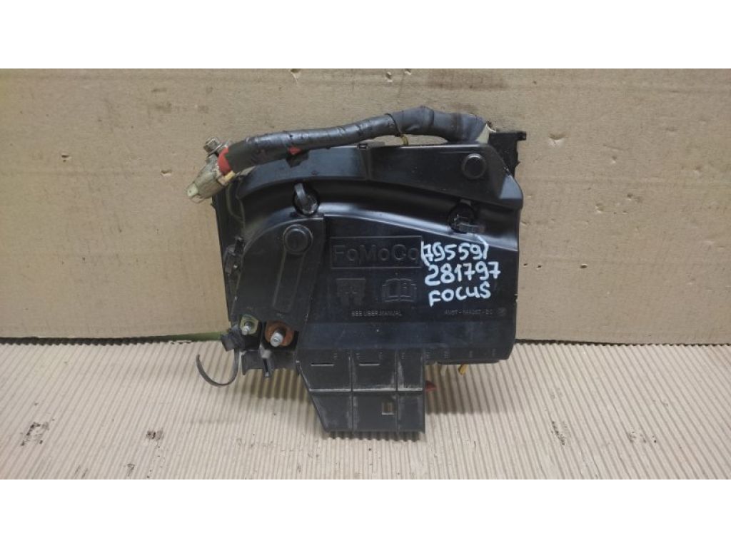 AV6Z-14A068-A | Блок предохранителей моторный отсек FORD FOCUS 10-18