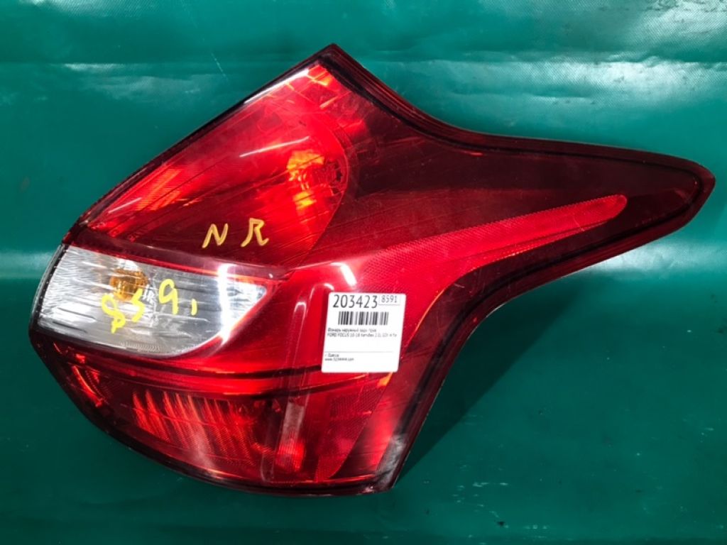 DM5Z-1340-4C | Фонарь наружный задн. прав. FORD FOCUS 10-18