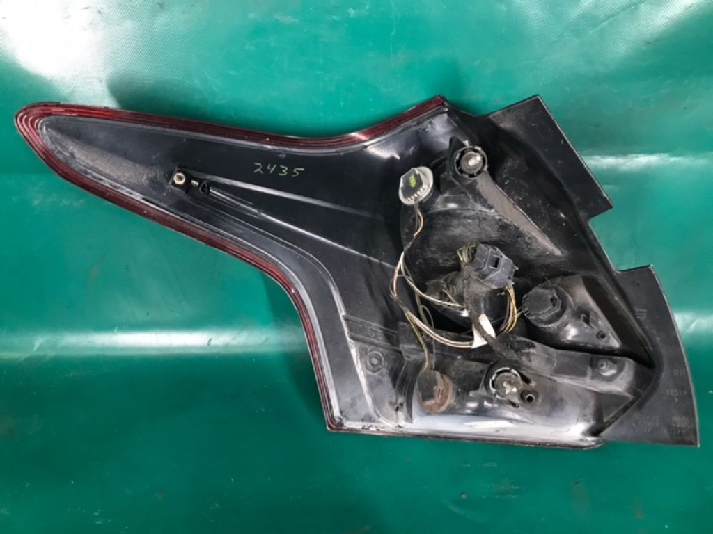 DM5Z-1340-4C | Фонарь наружный задн. прав. FORD FOCUS 10-18 - Фото 4