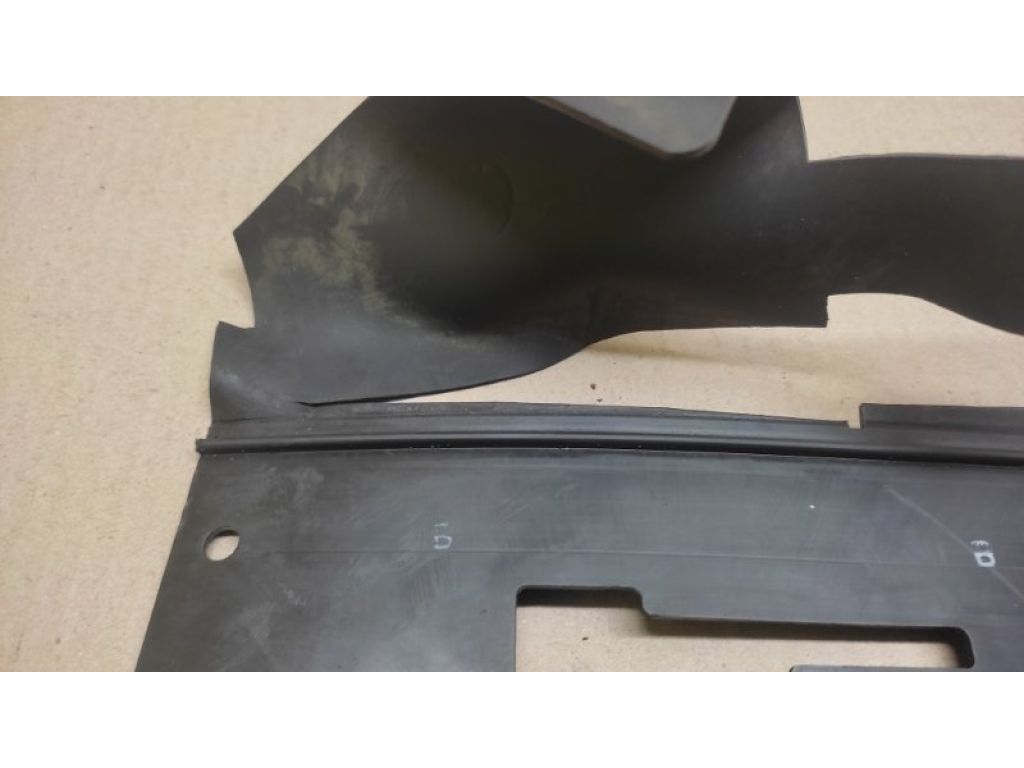 25784541 | Дефлектор радіатора лів. BUICK ENCLAVE 08-12 - Фото 2