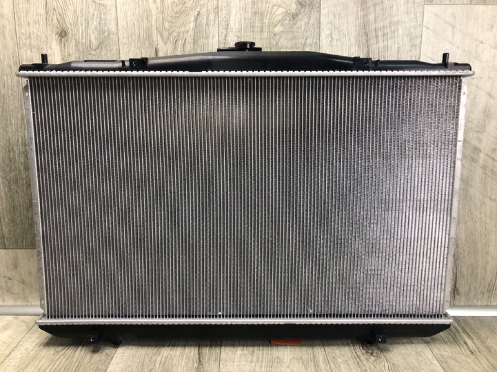 16041-0P210 | Радіатор основний LEXUS RX350/450 09-15