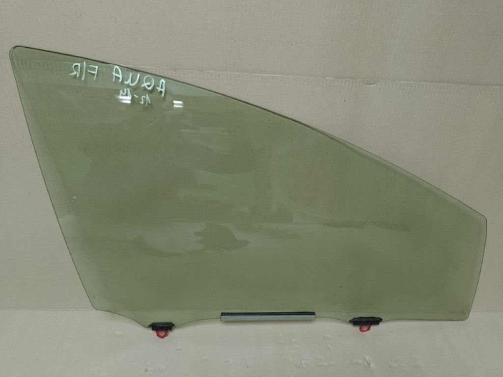 68101-52040 | Стекло двери передн. прав. TOYOTA PRIUS C/AQUA 11-14