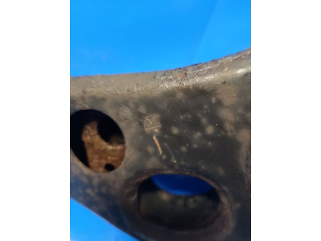 48068-47050 | Рычаг передней подвески нижний прав. TOYOTA PRIUS - 30 09-17 - Фото 2