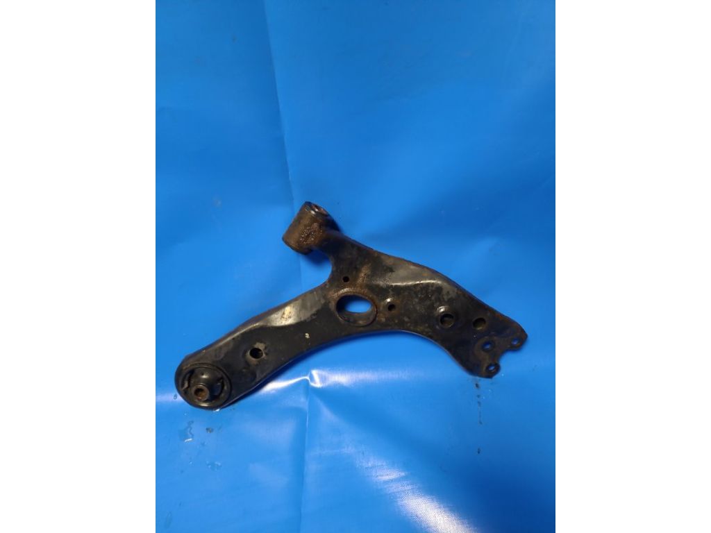 48068-47050 | Рычаг передней подвески нижний прав. TOYOTA PRIUS - 30 09-17 - Фото 5