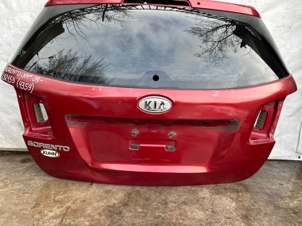 73700-1U000 | Крышка багажника KIA SORENTO XM 09-14 - Фото 3