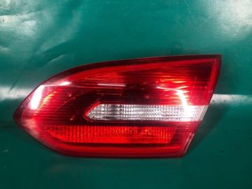 Фонарь внутренний прав. FORD FOCUS 10-18