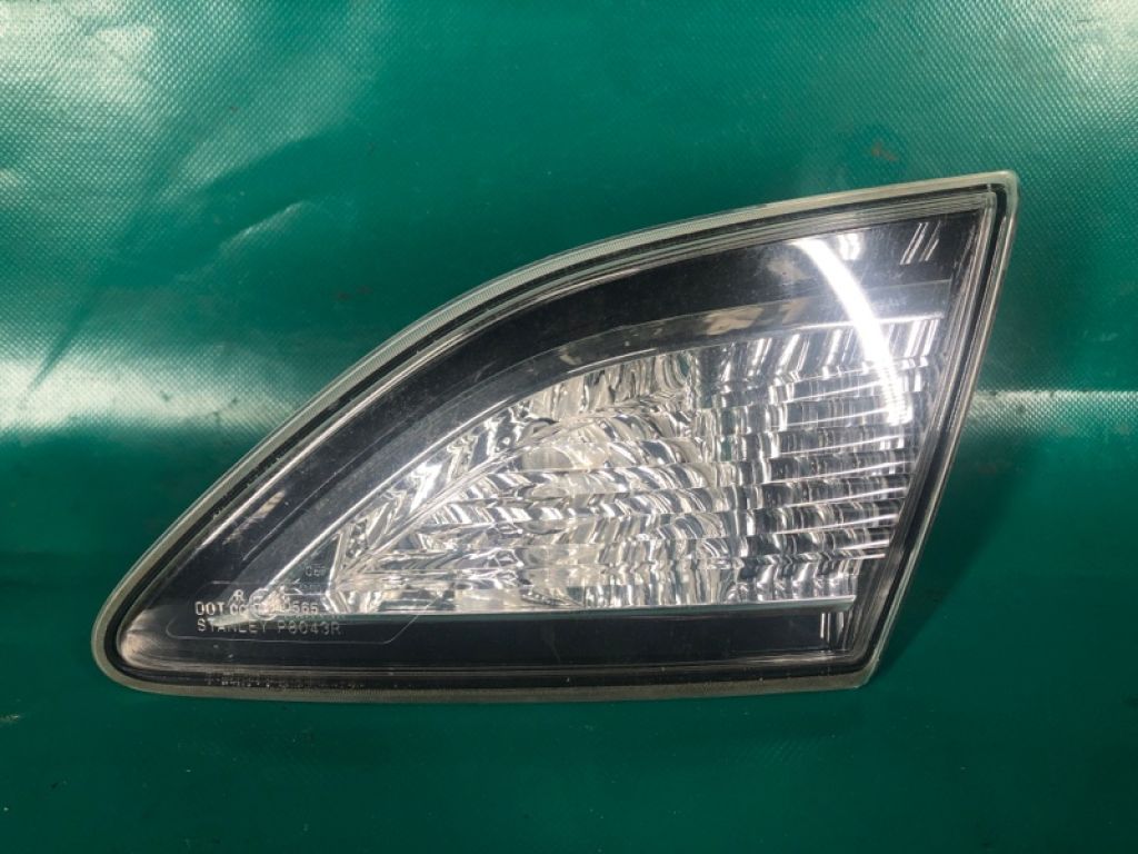 BBM4-51-3F0G | Ліхтар внутрішній прав. MAZDA 3 BL 09-13