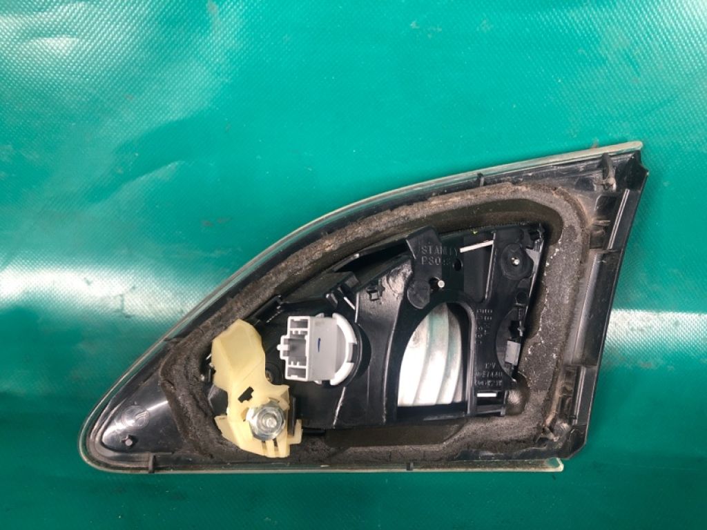 BBM4-51-3G0G | Ліхтар внутрішній лів. MAZDA 3 BL 09-13 - Фото 3