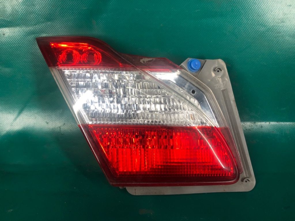 26545-1ME5A | Фонарь внутренний лев. INFINITI M25/M37/M56/Q70/M35H 10-16