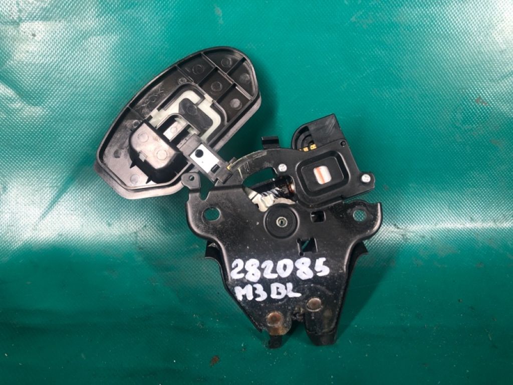 BBM5-56-820A | Замок крышки багажника MAZDA 3 BL 09-13 - Фото 2