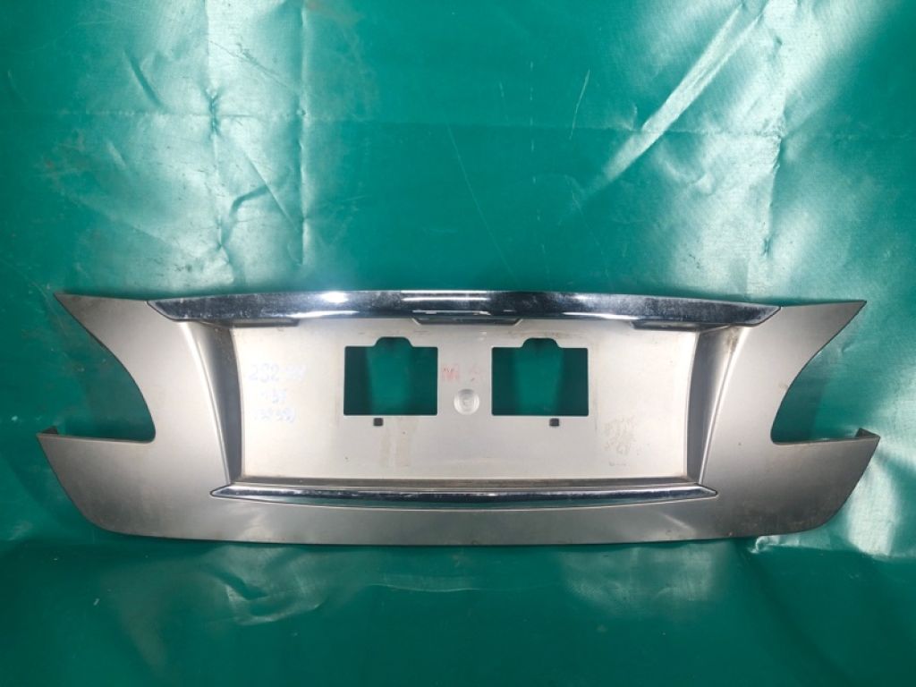 84810-1MA3A | накладка кришки багажника INFINITI M25/M37/M56/Q70/M35H 10-16