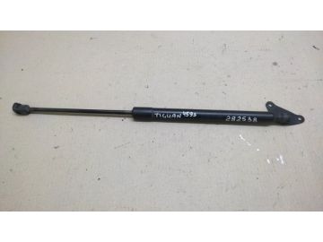 Амортизатор кришки багажника прав. VOLKSWAGEN TIGUAN 08-17