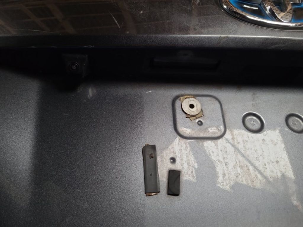 67005-47330 | Кришка багажника TOYOTA PRIUS PLUS 11-14 - Фото 6