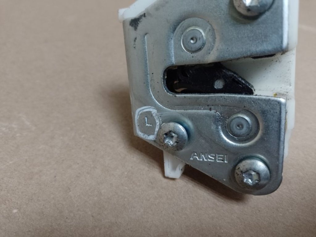 5808A026 | Замок кришки багажника лів. MITSUBISHI OUTLANDER XL 05-13 - Фото 4