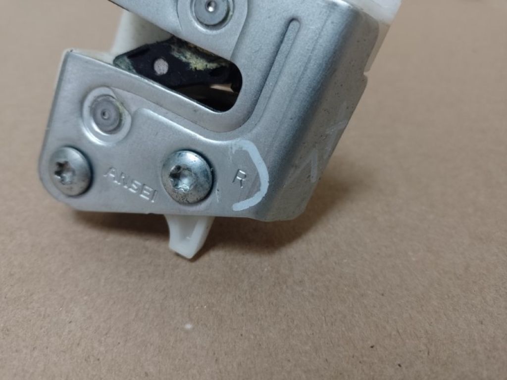 5808A027 | Замок кришки багажника прав. MITSUBISHI OUTLANDER XL 05-13 - Фото 4