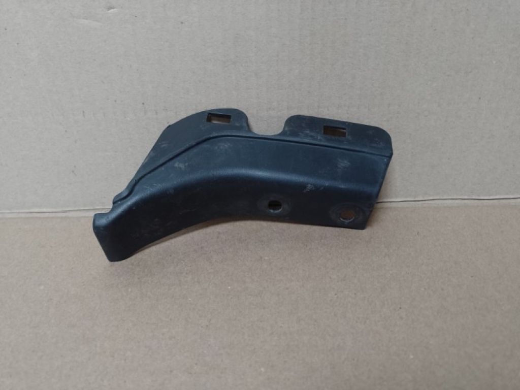 5817A047 | Накладка петли крышки багажника лев. MITSUBISHI OUTLANDER XL 05-13