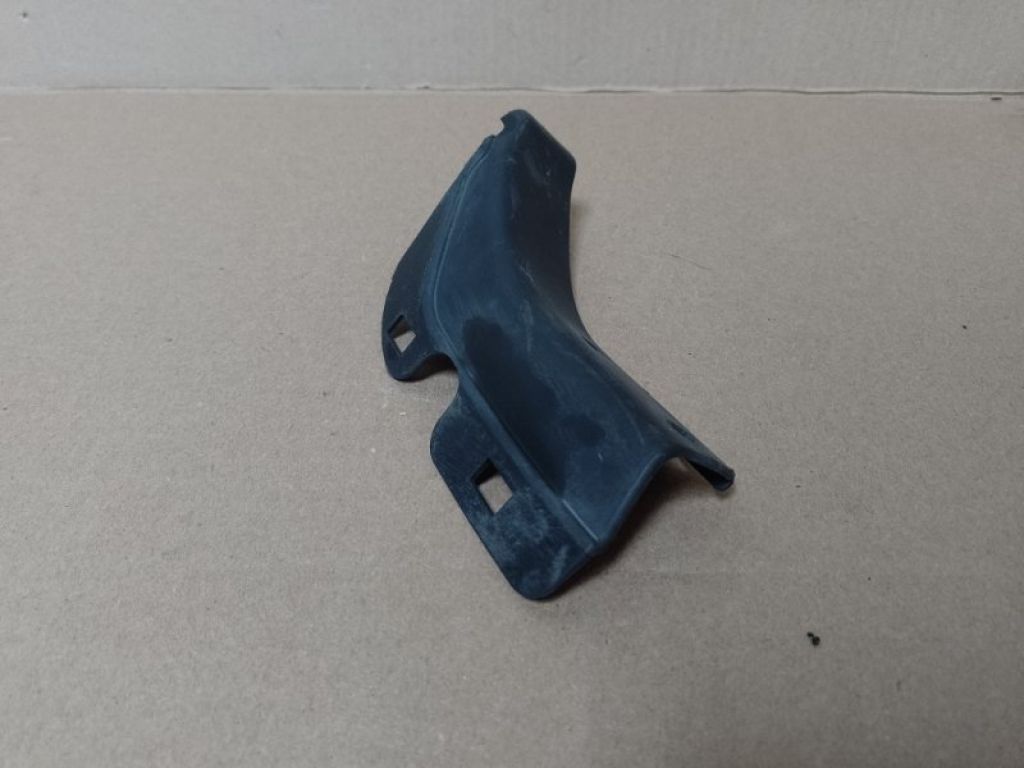 5817A048 | Накладка петлі кришки багажника прав. MITSUBISHI OUTLANDER XL 05-13