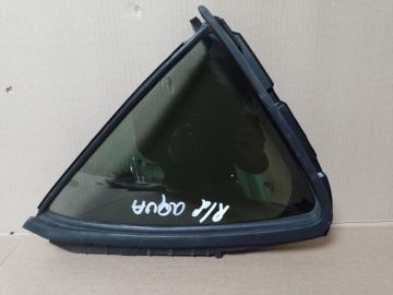 Скло дверей глухе задн. лів. TOYOTA PRIUS C/AQUA 11-14