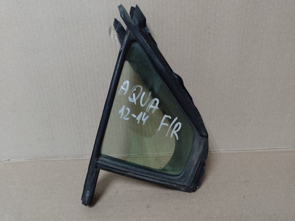 68125-52070 | Стекло двери глухое передн. прав. TOYOTA PRIUS C/AQUA 11-14