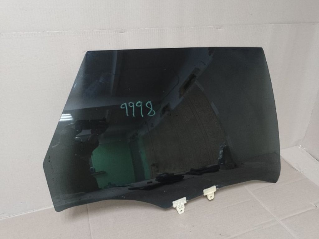 82300-CA000 | Скло дверей задн. прав. NISSAN MURANO Z50 02-07