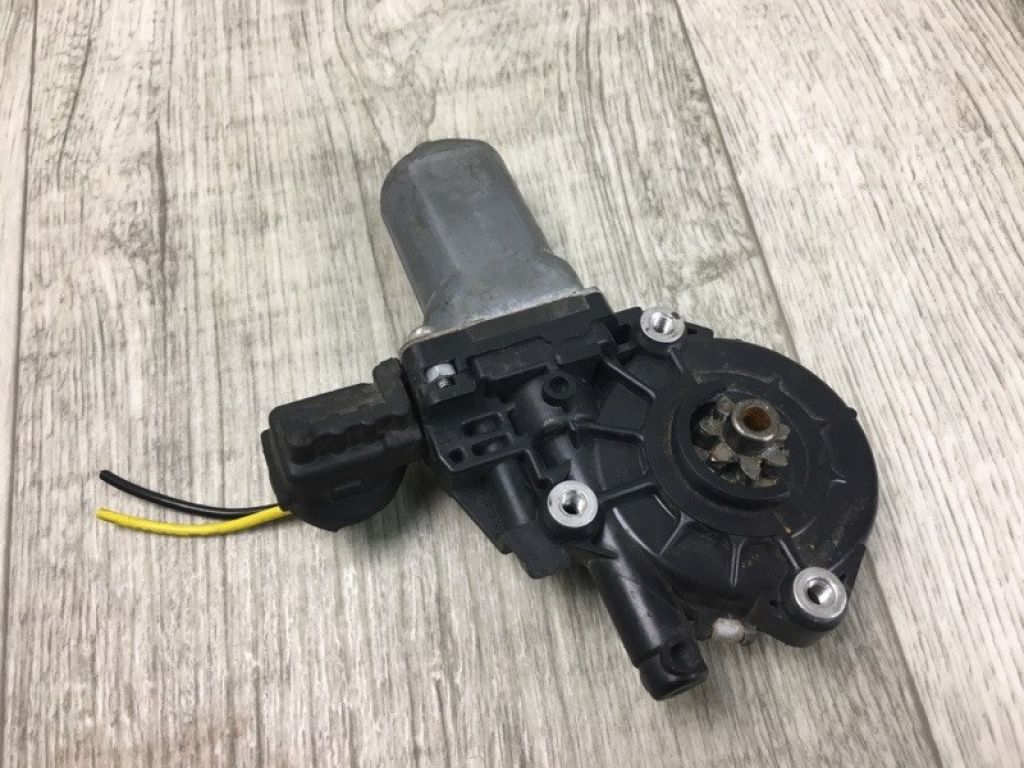 85720-35140 | Моторчик склопідйомника задн. прав. TOYOTA CAMRY 40 06-11