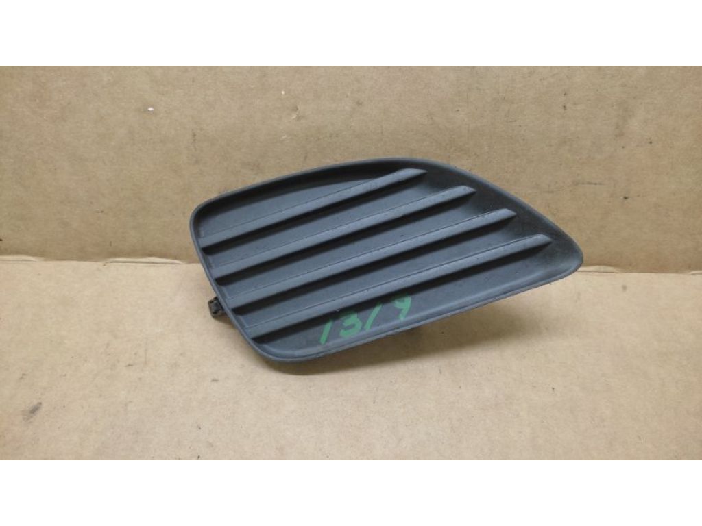 52127-06140 | Заглушка протитуманних фар прав. TOYOTA CAMRY 40 06-11