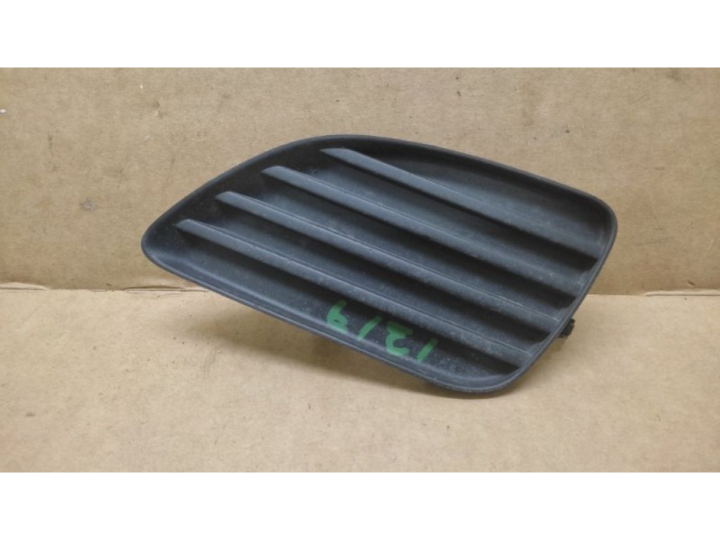 52128-06140 | Заглушка протитуманних фар лів. TOYOTA CAMRY 40 06-11