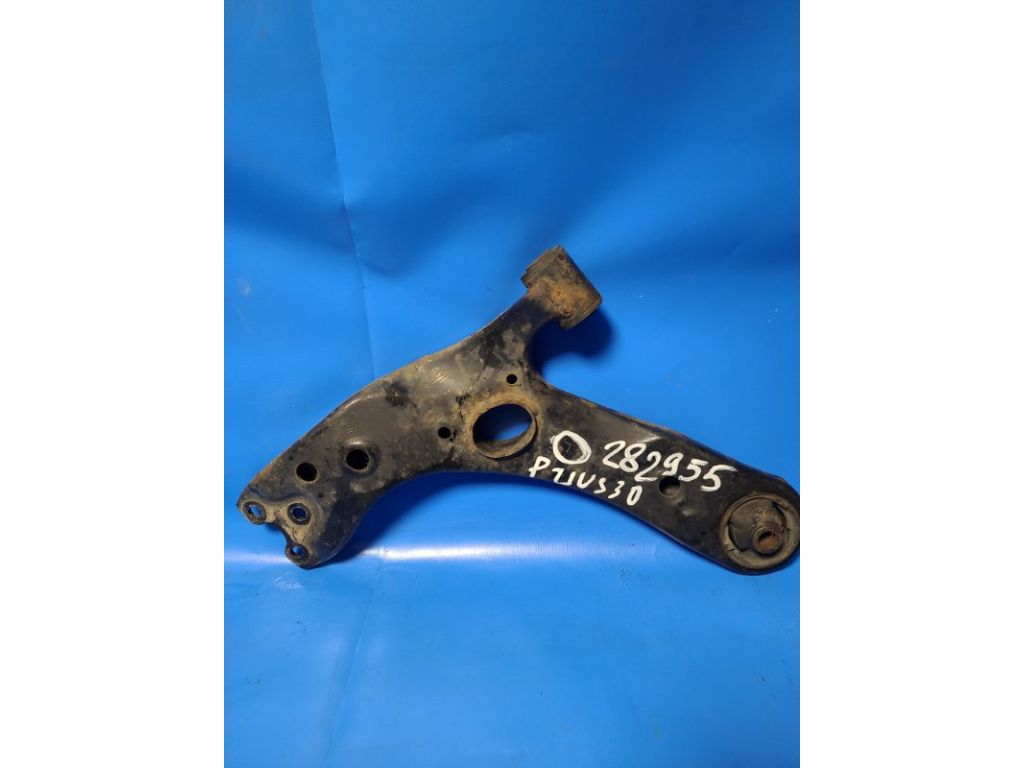 48069-47050 | Важіль передньої підвіски нижній лів. TOYOTA PRIUS - 30 09-17
