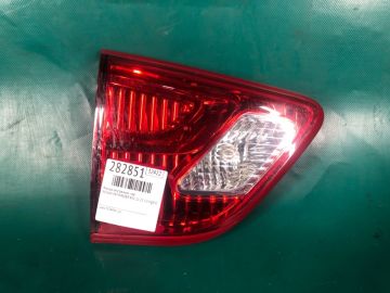 Фонарь внутренний лев. NISSAN PATHFINDER R52 12-21