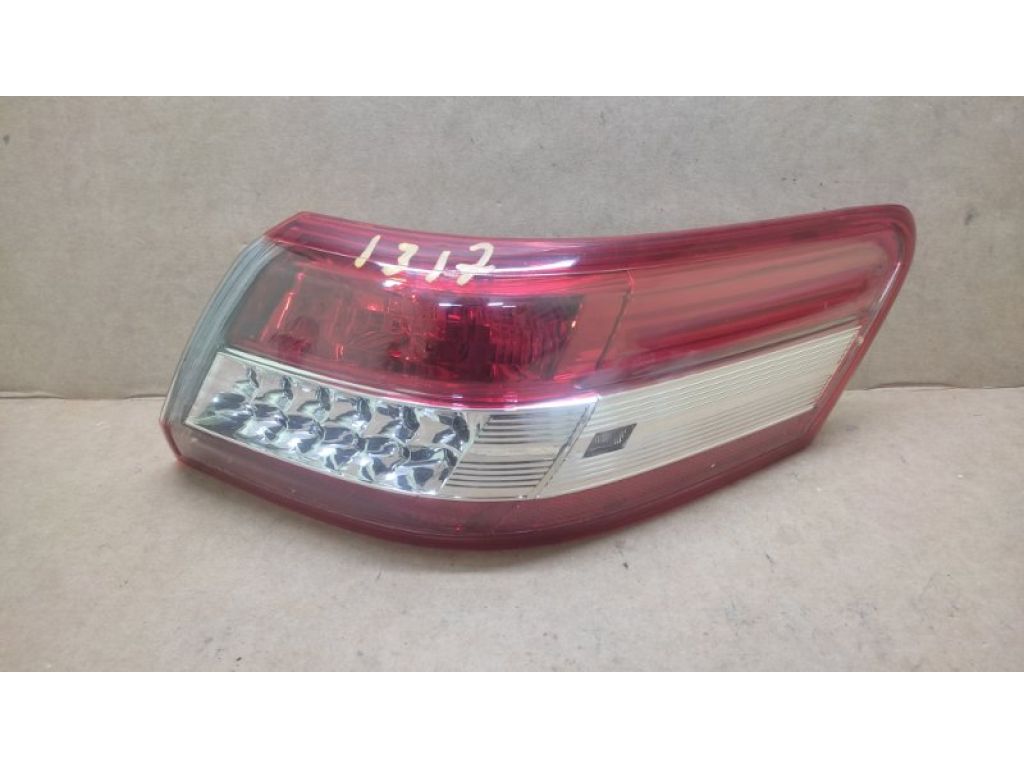 81550-06340 | Ліхтар зовнішній прав. TOYOTA CAMRY 40 06-11